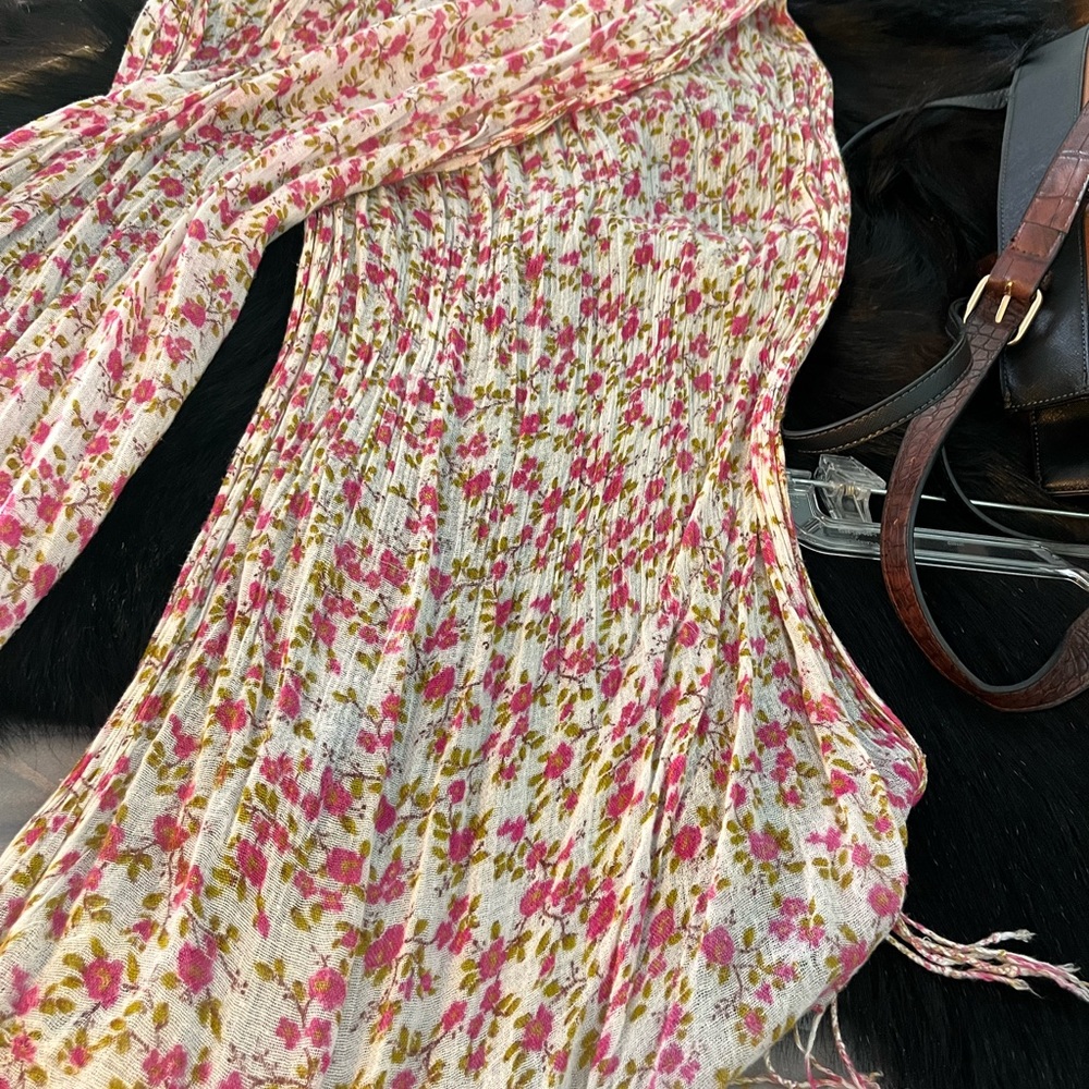 Scarf - Picture 2 of 2